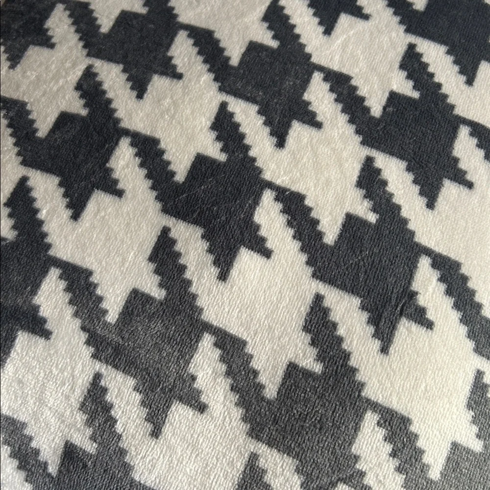 Threshold Houndstooth Printed 18” Square Pillow Faux Shearling Charcoal Gray